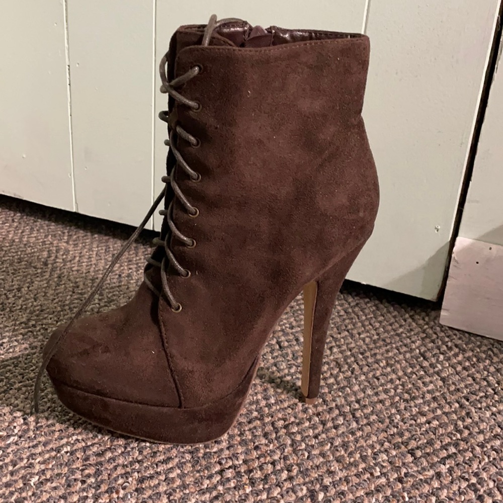 Never Worn High heel ankle boot 🚨🚨🚨🚨